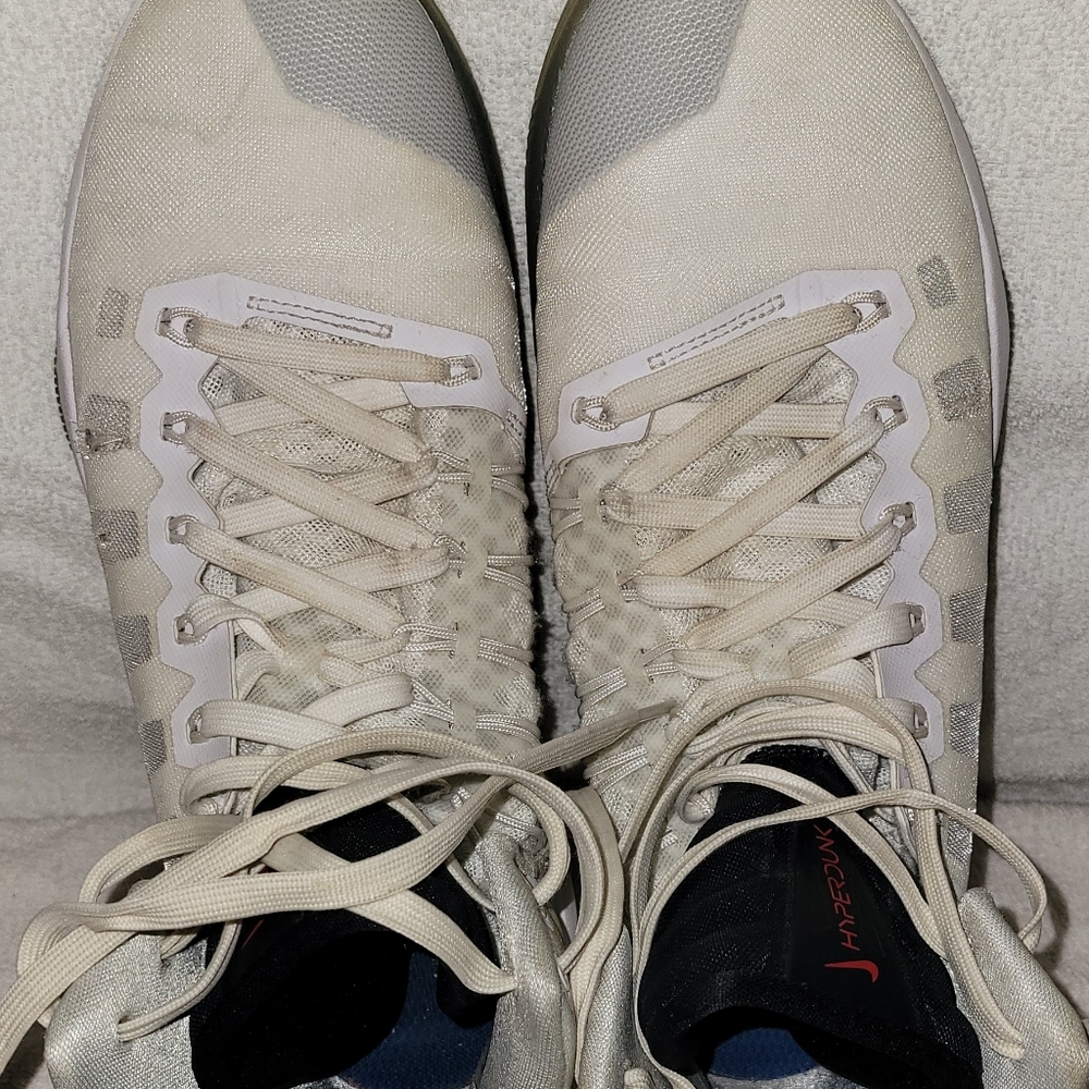 NIKE Women's size 9.5 white/red high top Basketball Shoes - Picture 15 of 15